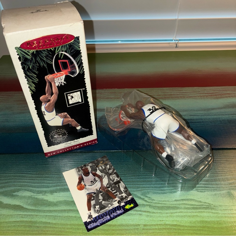 Hallmark Keepsake Christmas Ornament- SHAQ SHAQUILLE O’NEAL “Hoop Stars” 1995